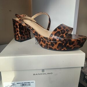 NWT Bandolino Women's Leopard Print Platform Sandals Size 7.5